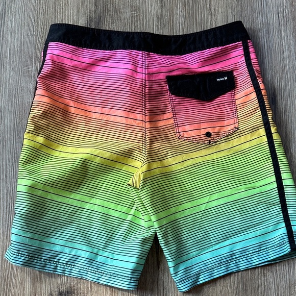 Hurley Kids Board Shorts Size 12/26 - Picture 3 of 4